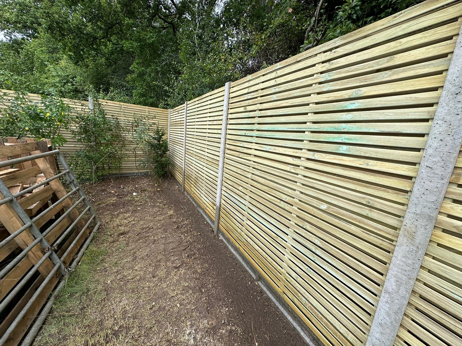  Huge slatted fence